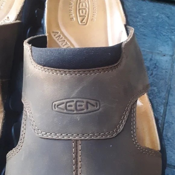 NEW MENS KEEN SANDLES - Picture 4 of 7